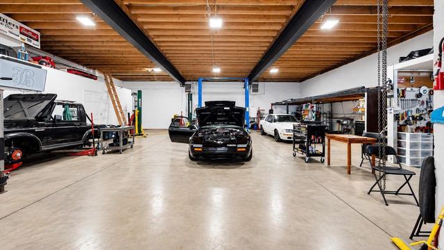 9205 S Chicago ROAD, Oak Creek, WI 53154