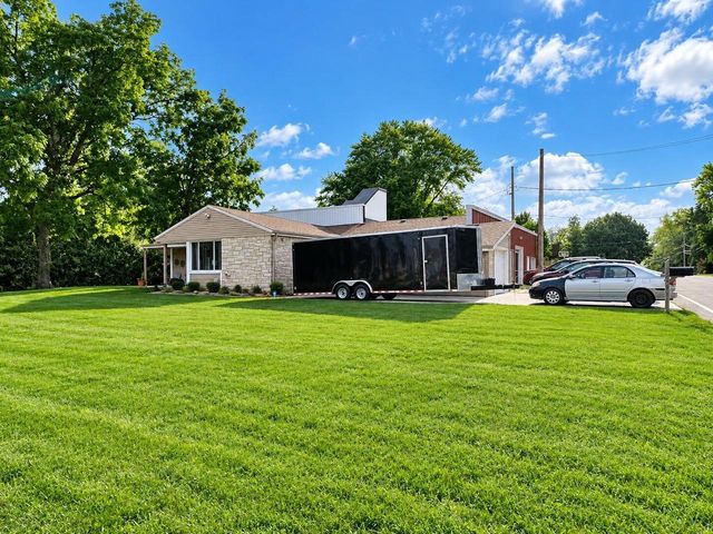 9205 S Chicago ROAD, Oak Creek, WI 53154