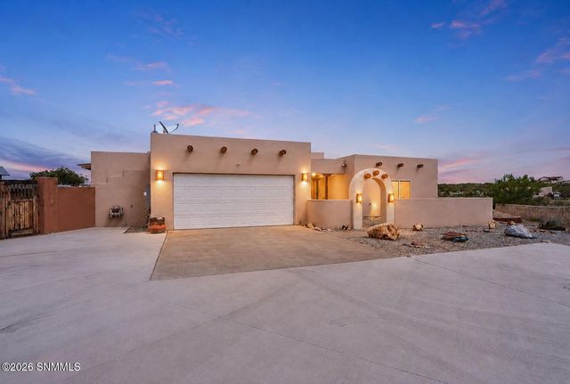 5083 Vista Chico Loop, Las Cruces, NM 88012
