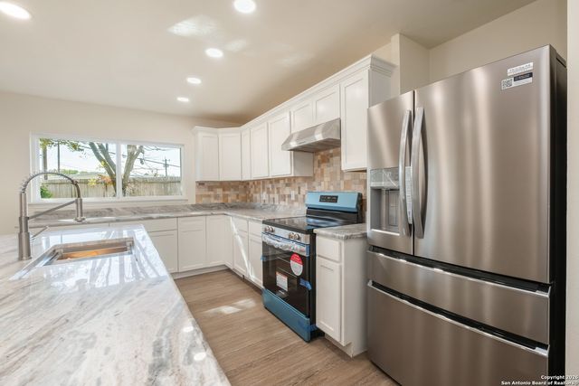 3330 Sackville Dr, San Antonio, TX 78247