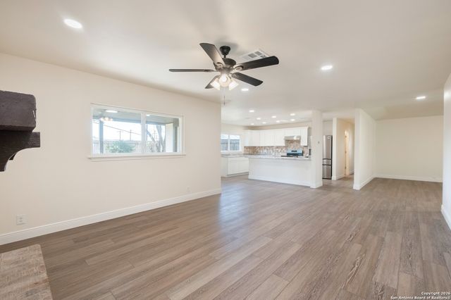 3330 Sackville Dr, San Antonio, TX 78247