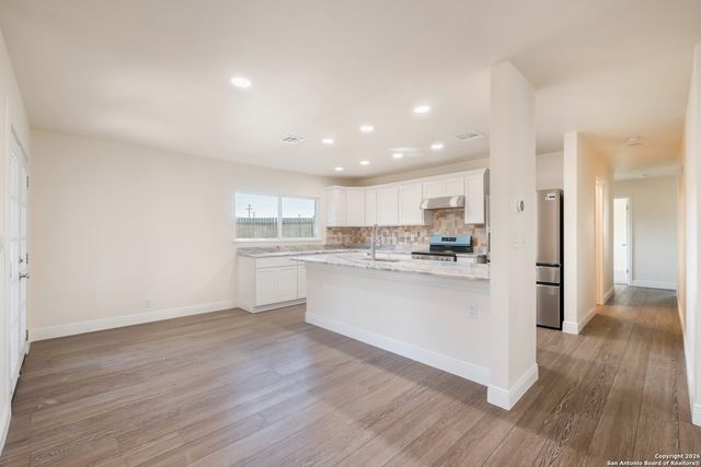 3330 Sackville Dr, San Antonio, TX 78247