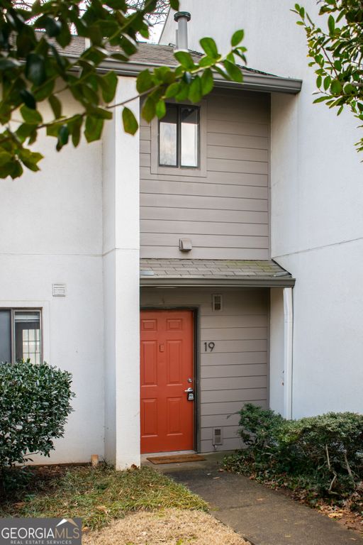 19 Finch Trail NE, Atlanta, GA 30308