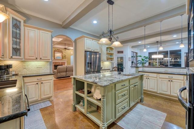 127 Anna Springs Lane, Montgomery, TX 77356