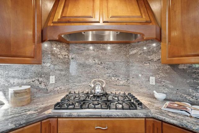 18074 Daves Avenue, Monte Sereno, CA 95030