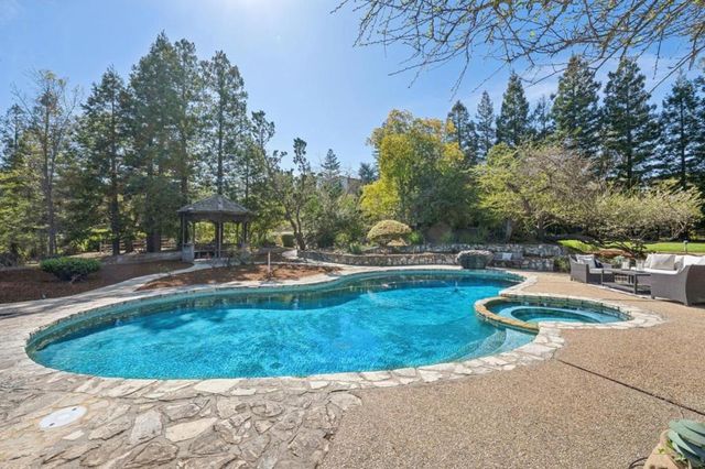 18074 Daves Avenue, Monte Sereno, CA 95030