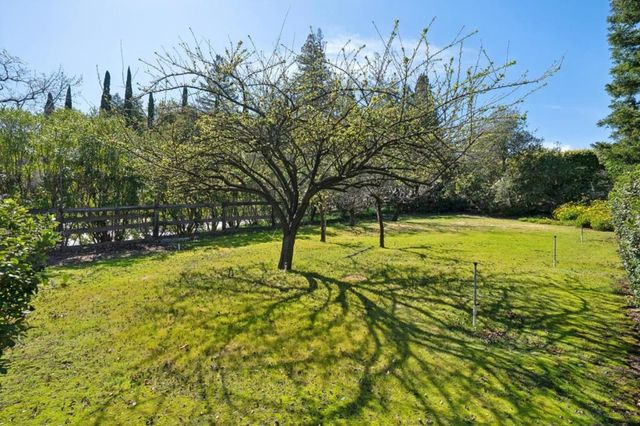 18074 Daves Avenue, Monte Sereno, CA 95030