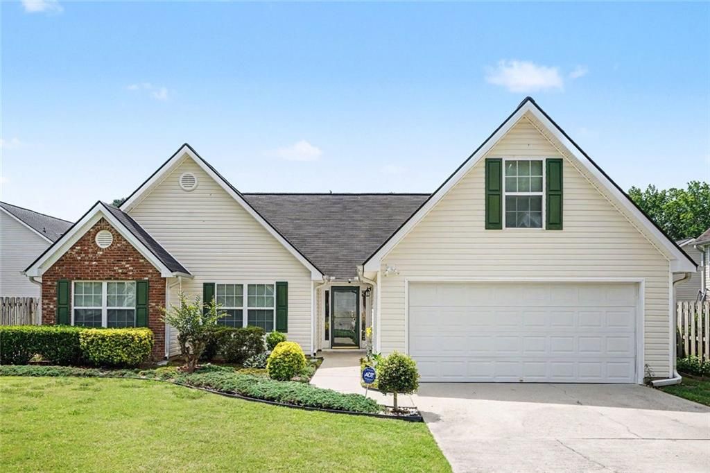 1496 Virgil Pond Lane, Loganville, GA 30052