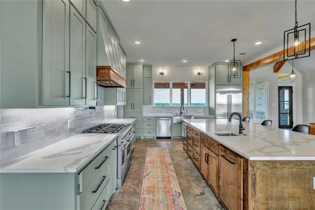 3763 County Road 1110, Rio Vista, TX 76093