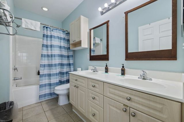 4879 Luster Leaf Cir Apt 105, Myrtle Beach, SC 29577