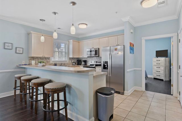 4879 Luster Leaf Cir Apt 105, Myrtle Beach, SC 29577