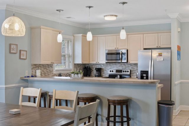 4879 Luster Leaf Cir Apt 105, Myrtle Beach, SC 29577