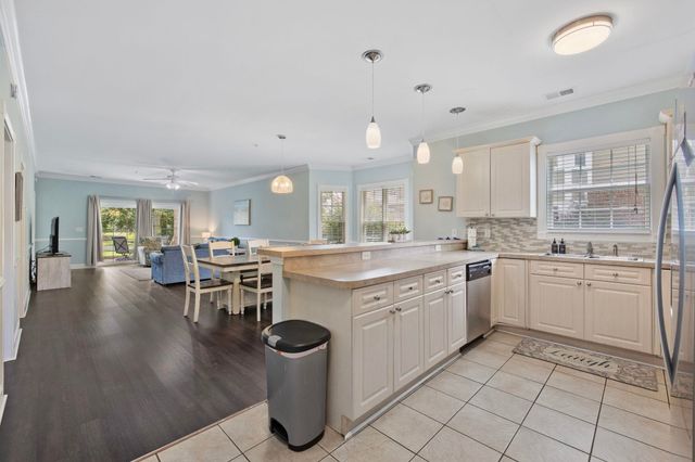 4879 Luster Leaf Cir Apt 105, Myrtle Beach, SC 29577