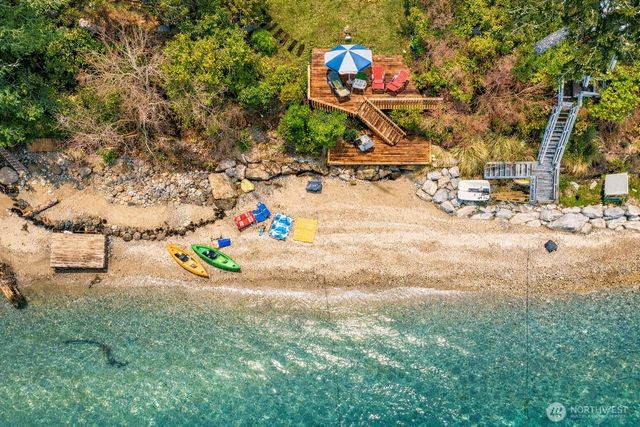 913 E Herron Blvd, Lakebay, WA 98349