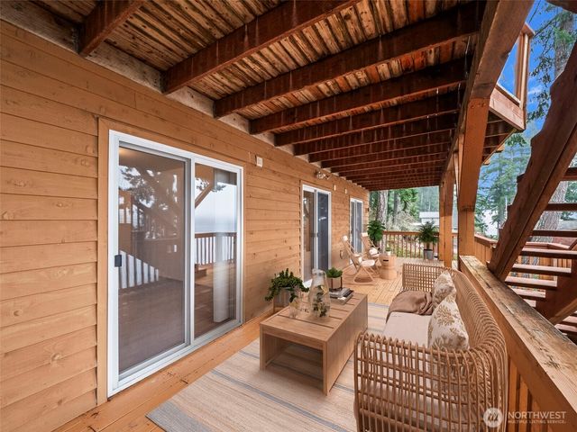 913 E Herron Blvd, Lakebay, WA 98349