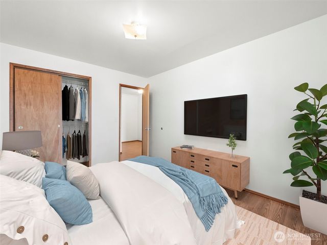 913 E Herron Blvd, Lakebay, WA 98349