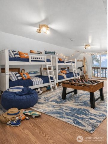 913 E Herron Blvd, Lakebay, WA 98349