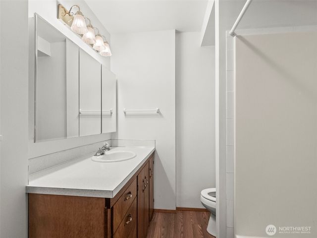 913 E Herron Blvd, Lakebay, WA 98349