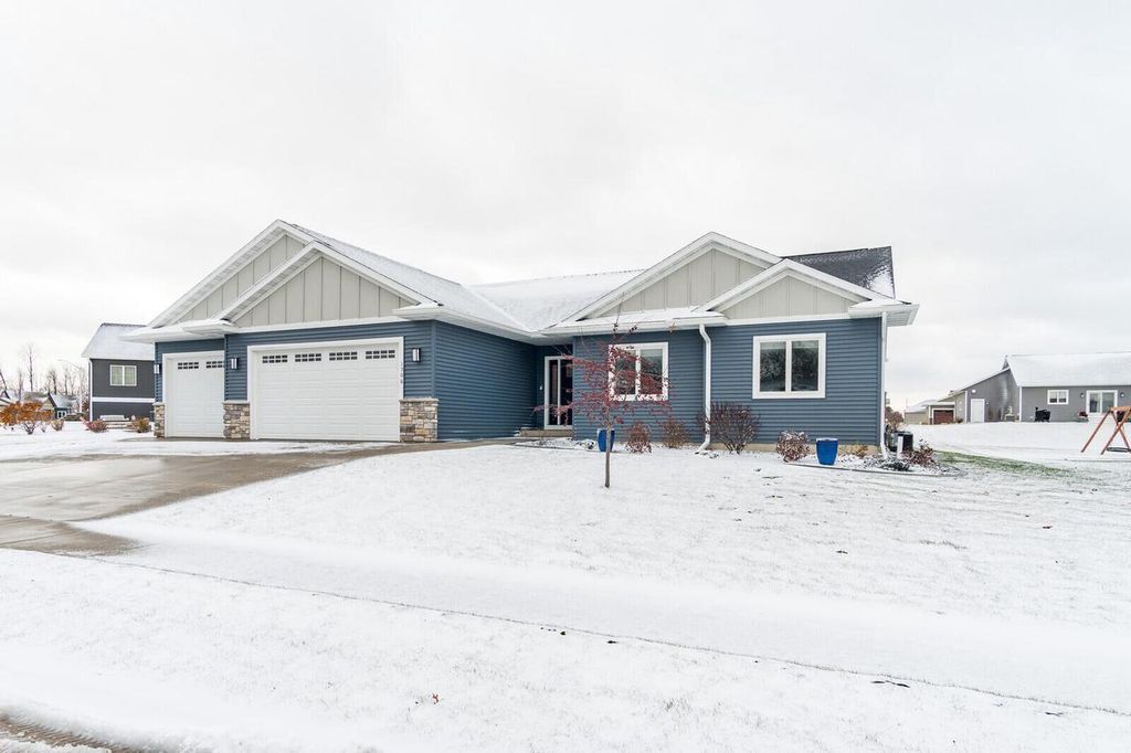 1506 Bridger DRIVE, Holmen, WI 54636