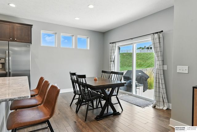 7301 S 184th Street, Omaha, NE 68136