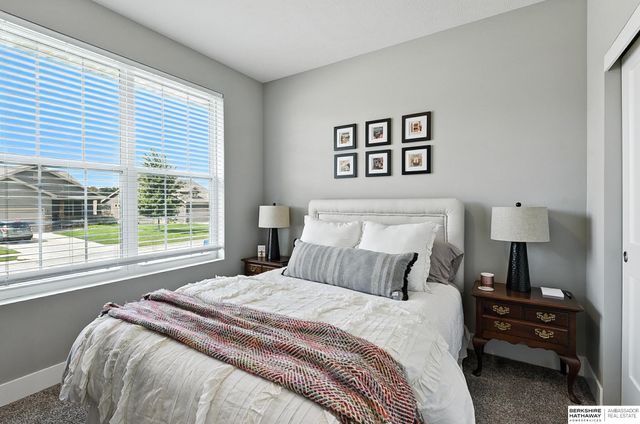 7301 S 184th Street, Omaha, NE 68136