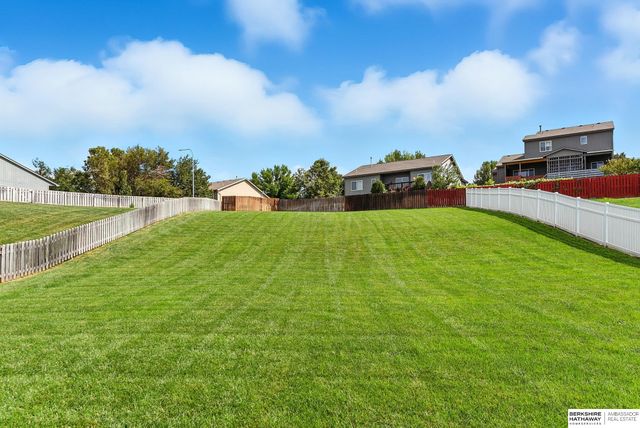 7301 S 184th Street, Omaha, NE 68136