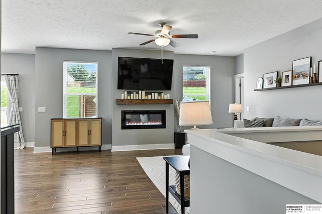 7301 S 184th Street, Omaha, NE 68136