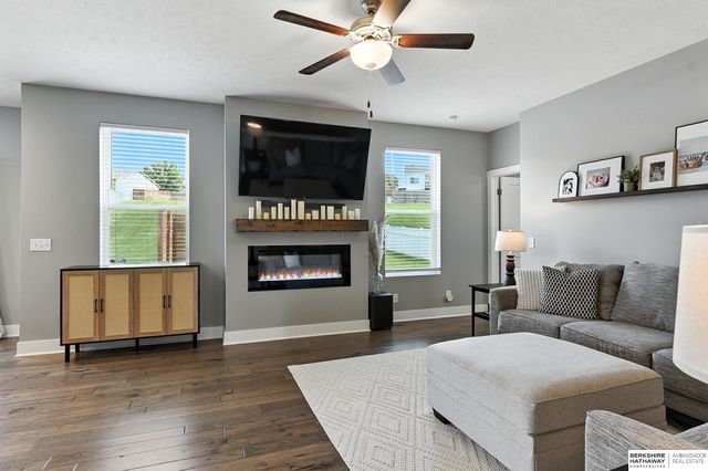 7301 S 184th Street, Omaha, NE 68136