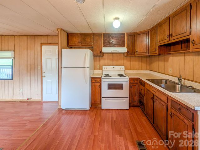 107 Mockingbird Lane, Burnsville, NC 28714