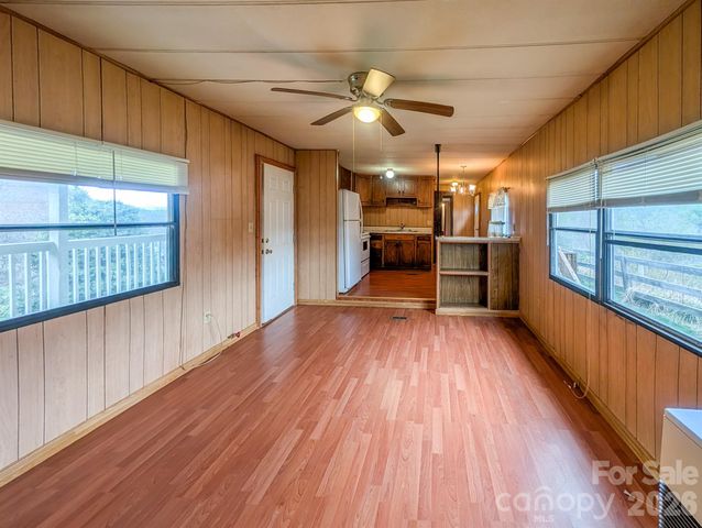 107 Mockingbird Lane, Burnsville, NC 28714