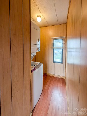 107 Mockingbird Lane, Burnsville, NC 28714