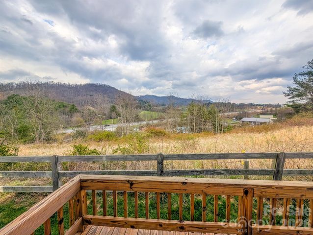 107 Mockingbird Lane, Burnsville, NC 28714