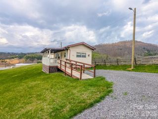 107 Mockingbird Lane, Burnsville, NC 28714