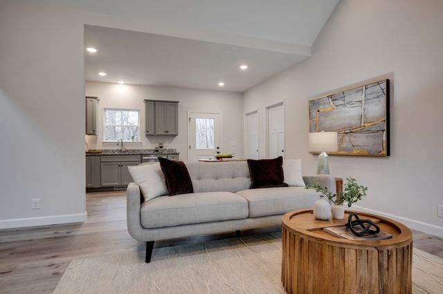 69 Truform Way, Dickson, TN 37055