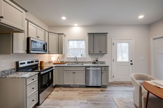 69 Truform Way, Dickson, TN 37055