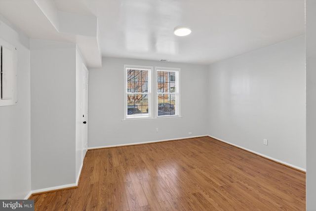 1305 ORREN ST NE, Washington, DC 20002