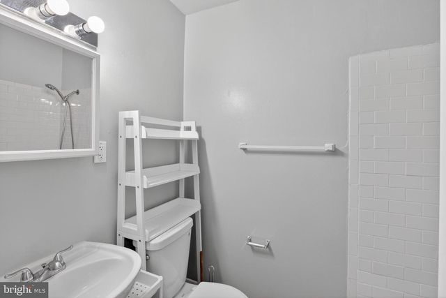 1305 ORREN ST NE, Washington, DC 20002