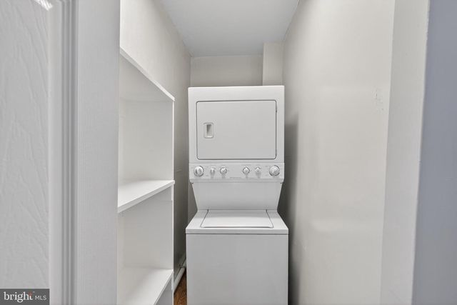 1305 ORREN ST NE, Washington, DC 20002