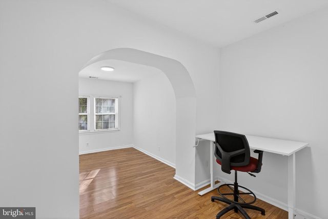 1305 ORREN ST NE, Washington, DC 20002