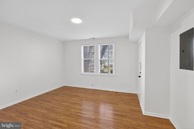 1305 ORREN ST NE, Washington, DC 20002