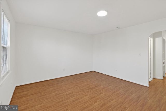 1305 ORREN ST NE, Washington, DC 20002