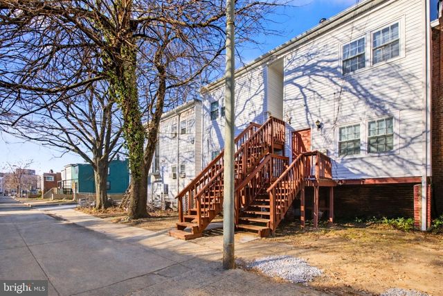 1305 ORREN ST NE, Washington, DC 20002