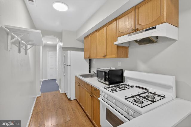 1305 ORREN ST NE, Washington, DC 20002