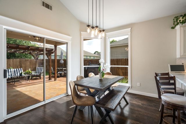 817 Rio Bravo Drive, Fort Worth, TX 76052