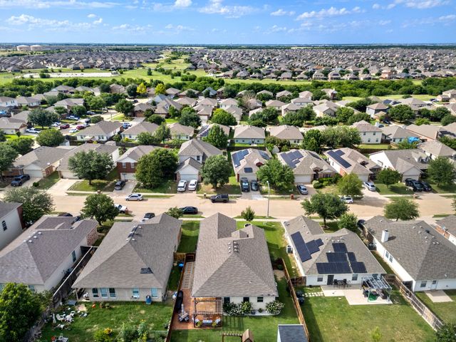 817 Rio Bravo Drive, Fort Worth, TX 76052