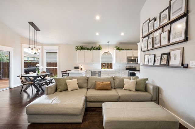 817 Rio Bravo Drive, Fort Worth, TX 76052