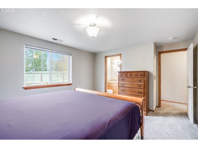 461 E AIRPARK Way, Newberg, OR 97132