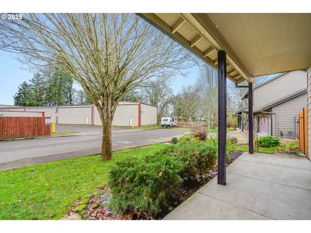 461 E AIRPARK Way, Newberg, OR 97132