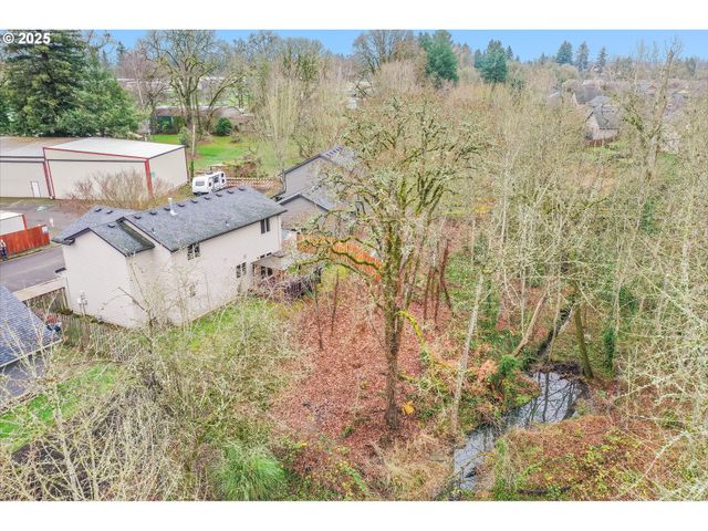 461 E AIRPARK Way, Newberg, OR 97132