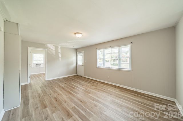 402 E Webb Street, Dallas, NC 28034